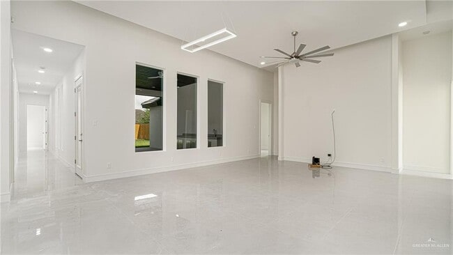 Building Photo - 19 Villa Centenario Dr