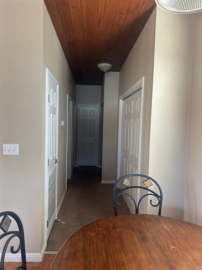 Building Photo - 519 Spring St