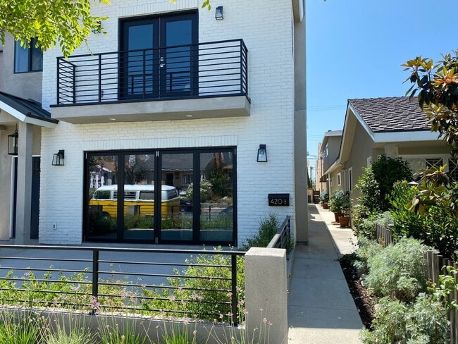 Building Photo - CDM Property