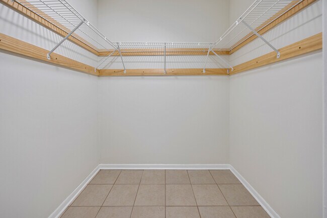 Building Photo - 21 N Park Blvd