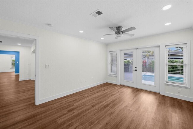 Building Photo - 402 Erie Ave