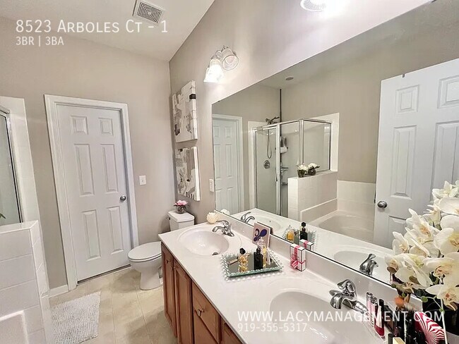Building Photo - 8523 Arboles Ct