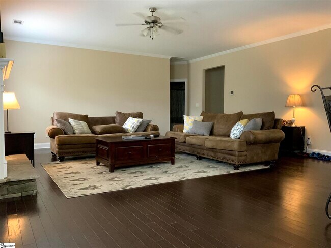 Building Photo - 201 Raven Falls Ln