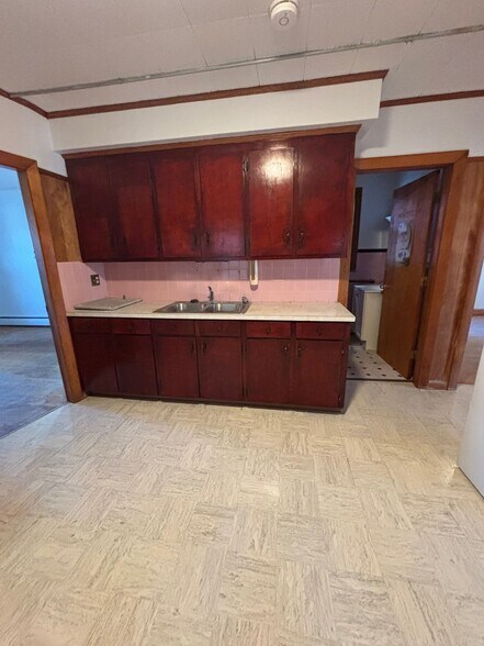 Building Photo - 115 Bennington St