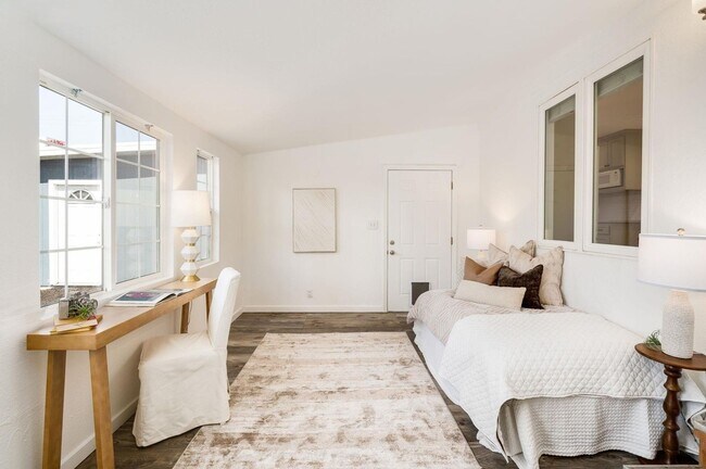 Building Photo - Light-Filled San Leandro Gem w/ Dual Garages & Expansive Yard