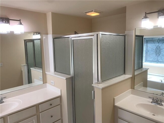 Building Photo - 599 Kandell Cove
