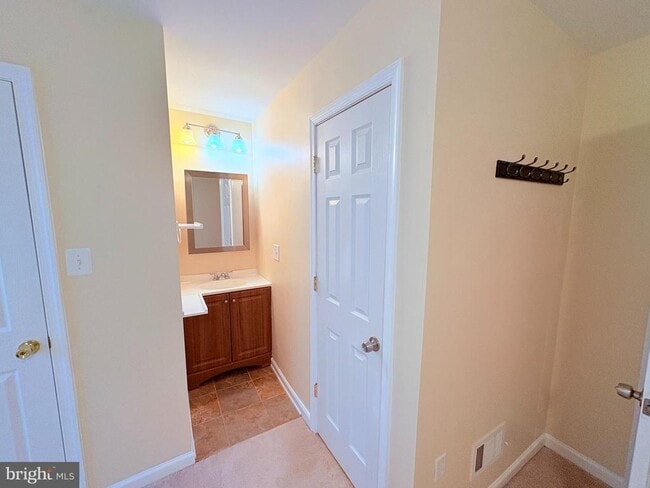 Building Photo - 15068 Catbrier Ct