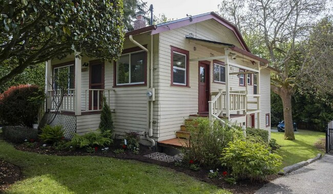 Building Photo - 13337 30th Ave NE