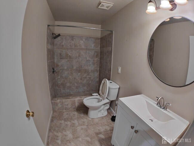 Building Photo - 2205 Bayhead Dr