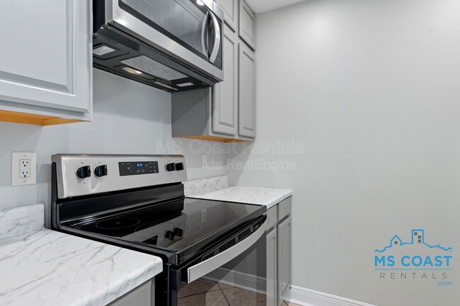 Building Photo - 472 Ginger Dr