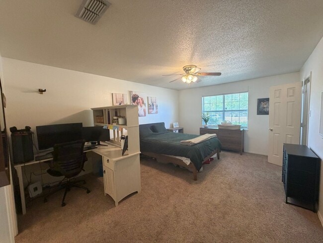 Building Photo - 3BED/2BATH/1 CAR GARAGE: AVAILABLE JUNE 15TH IN LISD!!