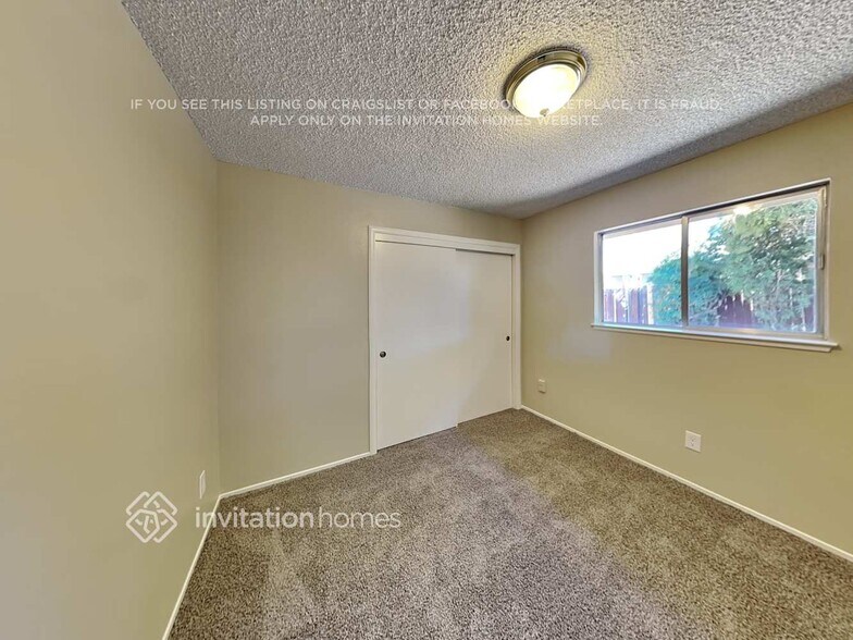 Building Photo - 2453 Aramon Dr