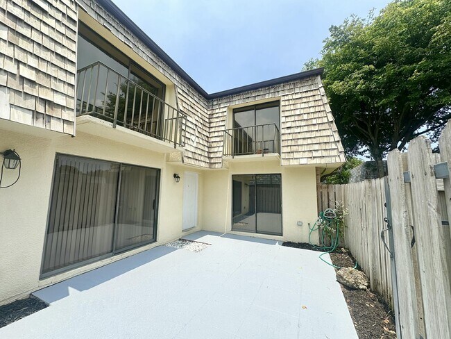 Building Photo - 173 Lake Arbor Dr