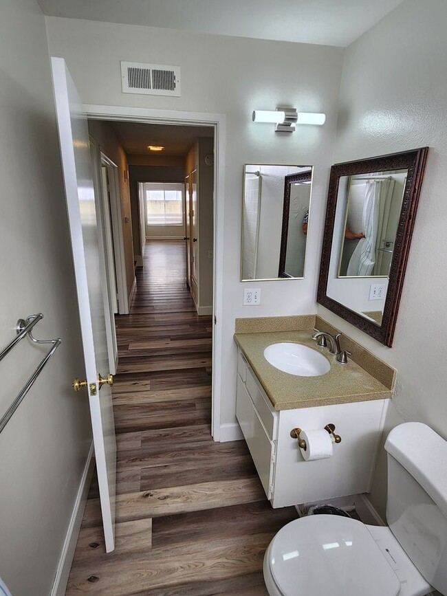 Building Photo - Beautiful Single Story in Mission Viejo