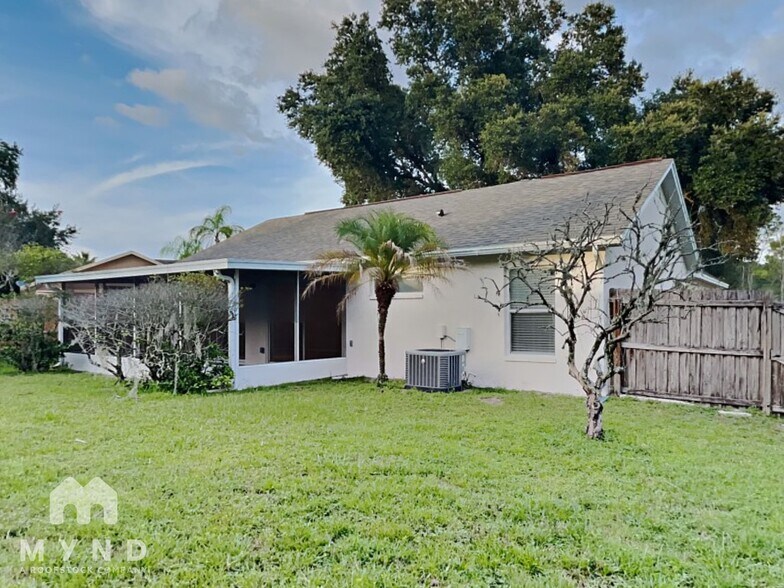 Building Photo - 8150 Tom Sawyer Dr