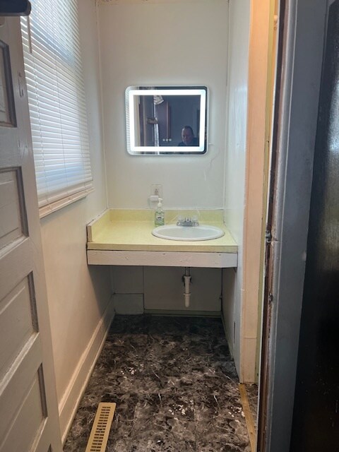 Building Photo - 2126 N 15th St