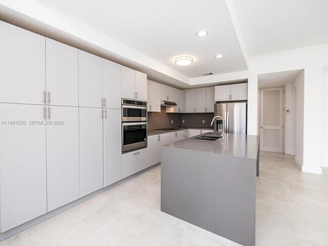 Building Photo - 20729 NE 32nd Ave