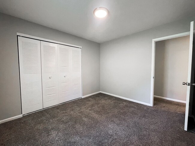 Building Photo - 709 54th St