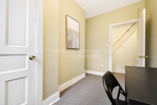 Building Photo - 320 Greenfield Ave