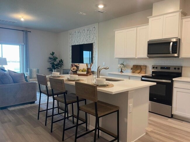 Building Photo - 12901 SW Forli Wy