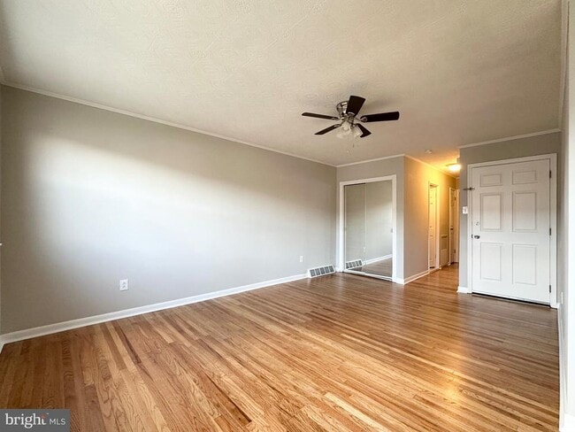 Building Photo - 3746 Genesee Dr