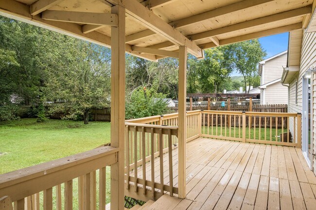 Building Photo - Three Bedroom Ranch in Franklin
