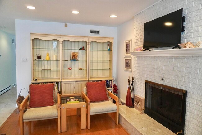 Building Photo - 13 S Haverford Ave