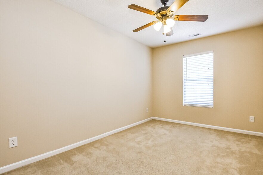 Building Photo - 63 Brookhaven Dr