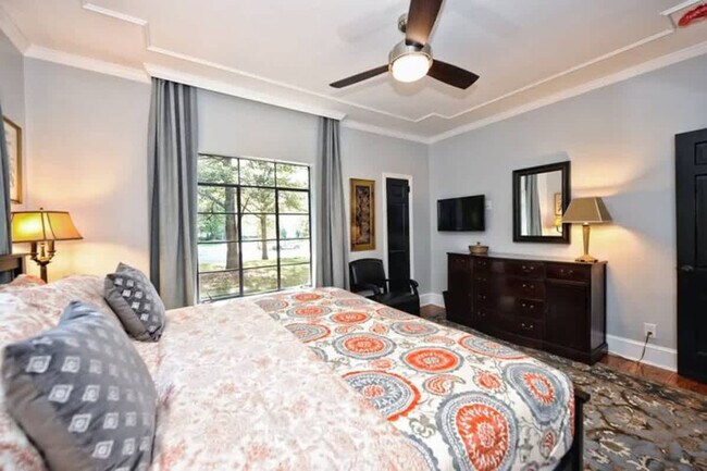 Building Photo - 600 Hermitage Ct