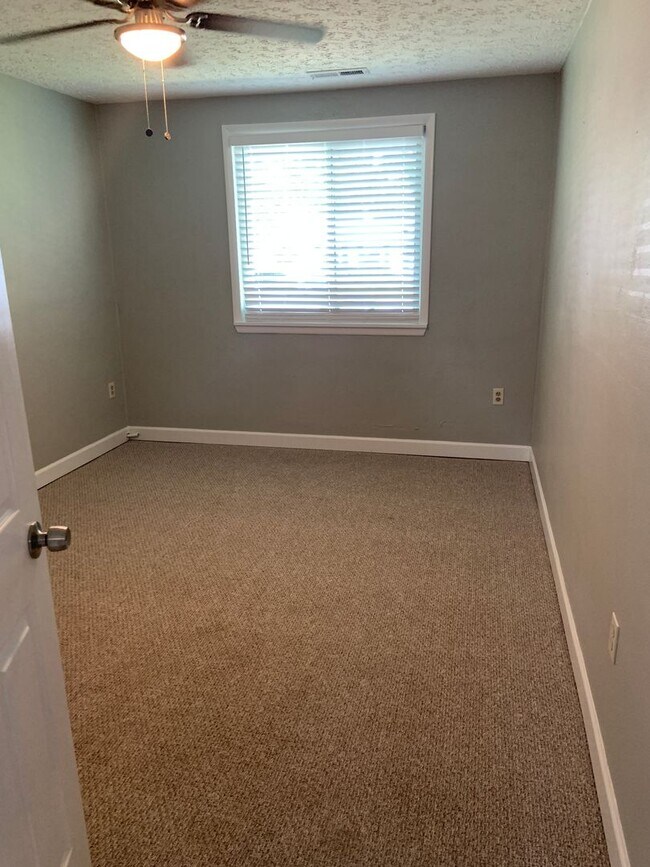 Building Photo - One level living! 3 bed 1 bath rancher in Glen Burnie.