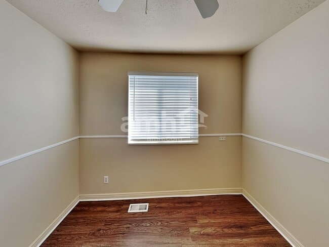 Building Photo - 1920 Sergeant Dr