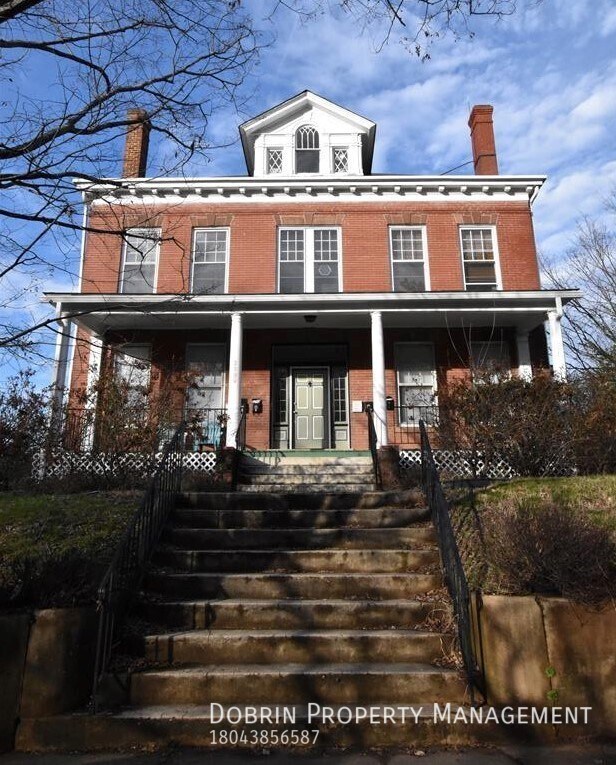 Building Photo - HUGE 2 Bed - HIGH CEILINGS & NATURAL LIGHT