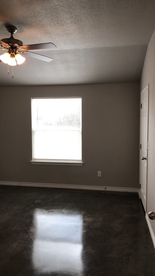 Building Photo - 312 Lowes Blvd
