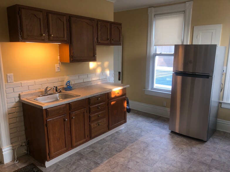 Building Photo - 1527 Fairview Pl