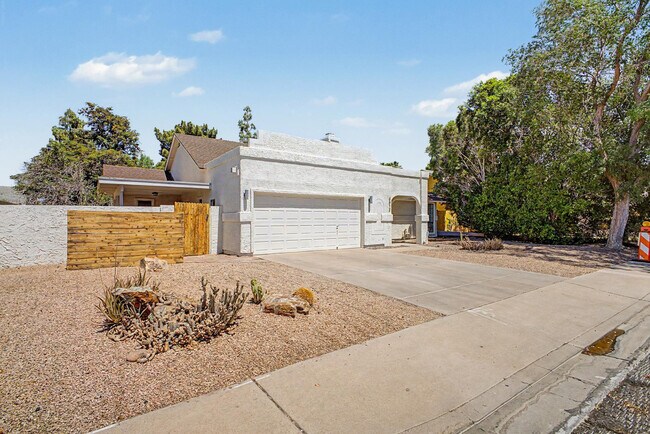 Building Photo - 4812 E Gary St