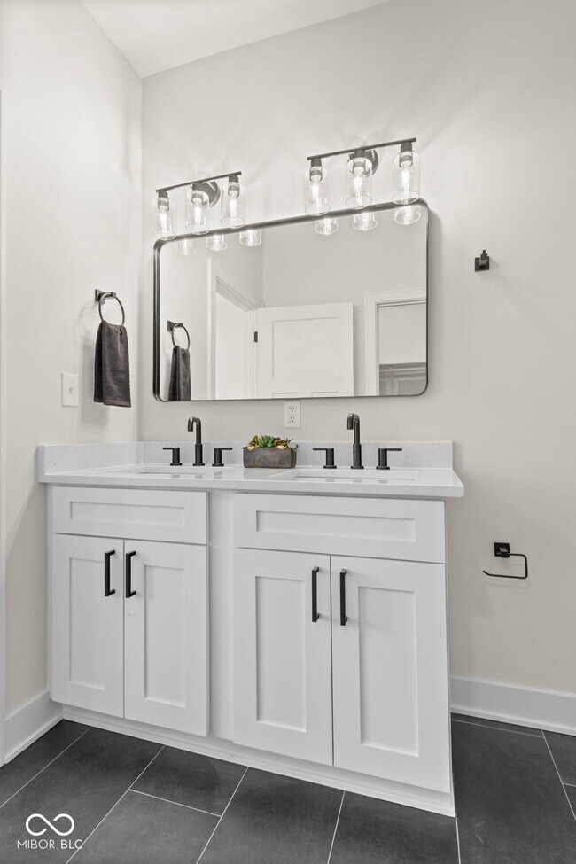 Building Photo - 1405 Deloss St