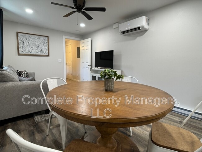 Building Photo - 423 Adams Ave