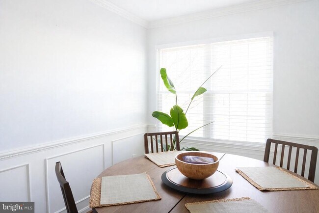 Building Photo - 13998 New Braddock Rd