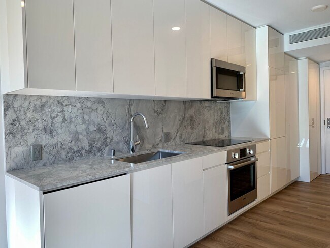 Building Photo - A'ali'i: Studio Condo w/ 1 Parking - Brand New Building in Kakaako