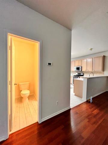 Building Photo - 949 Green Pond Dr