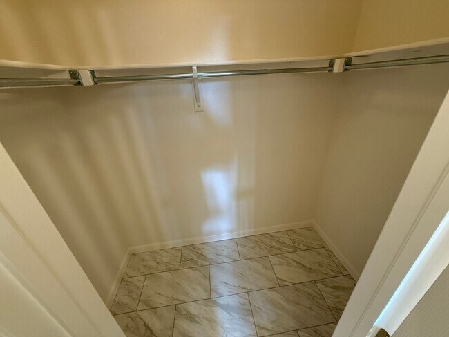 Building Photo - Refreshed 3-Bedroom Home in Waterglen Neig...