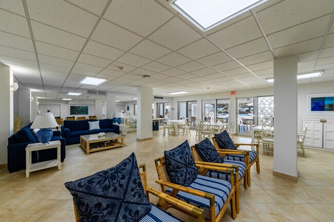 Building Photo - 2780 S Ocean Blvd