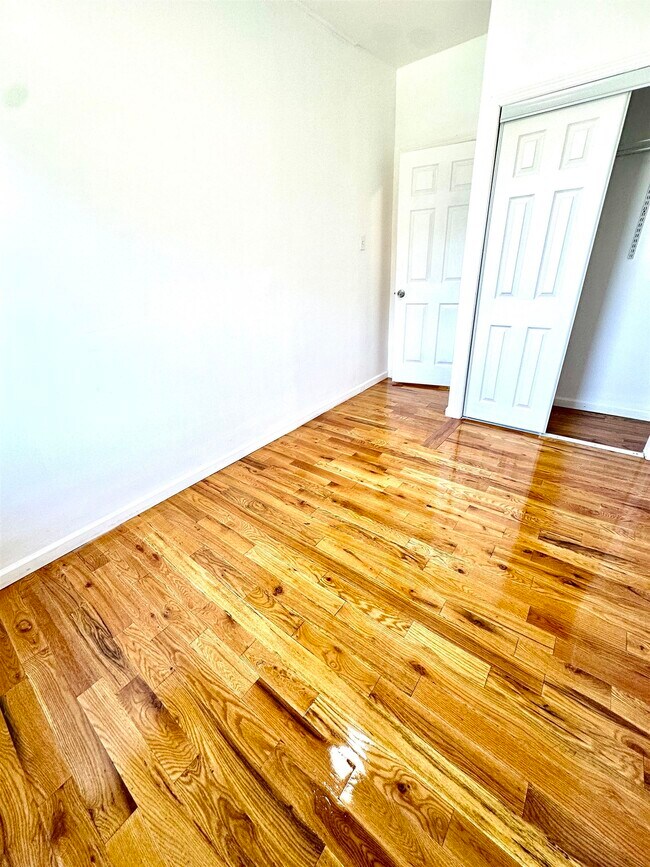 Building Photo - 245 Duncan Ave