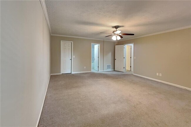 Building Photo - 2090 Moccasin Way