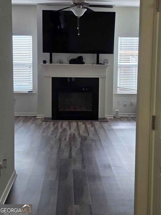 Building Photo - 5243 Mill Way