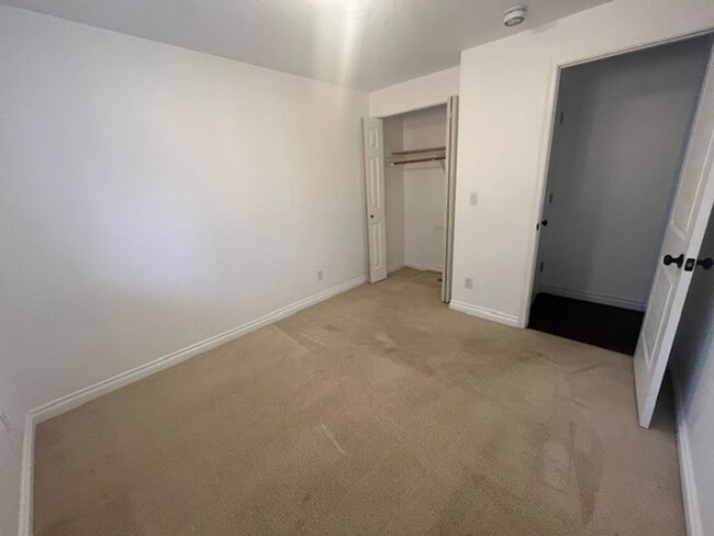 Building Photo - 3 Bedroom 2 Bath Dundee OR 97115