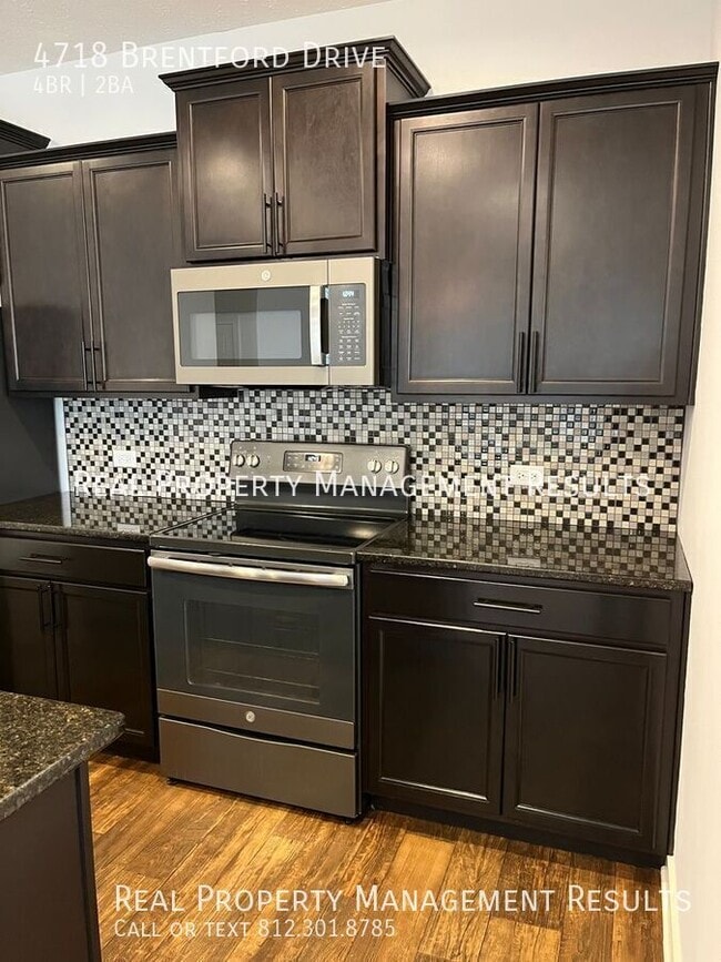 Building Photo - 4718 Brentford Dr