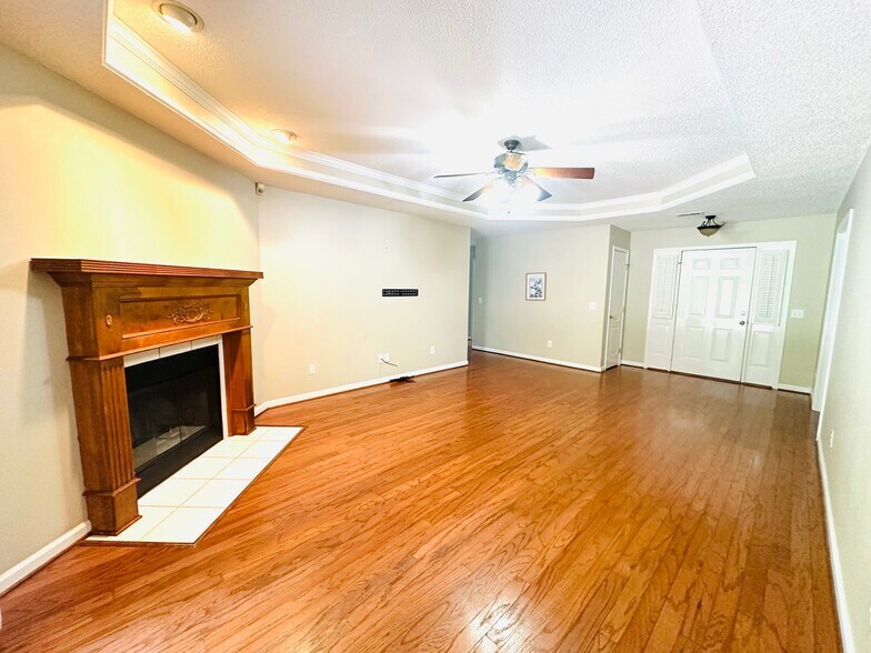 Building Photo - 101 Foxwatch Cir