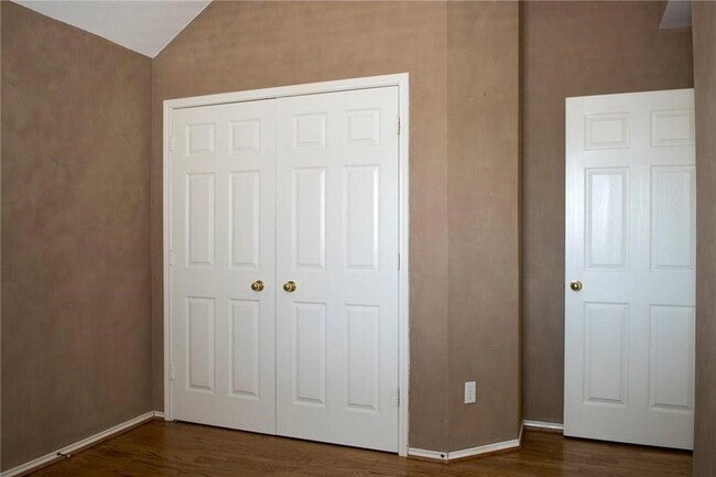 Building Photo - 2027 St Anne Dr