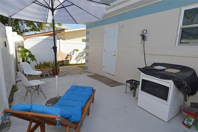 Building Photo - 156 146th Ave